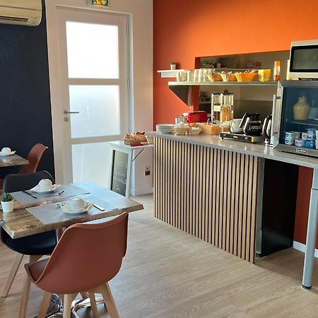 Hotel Le Canetois Екстер'єр фото