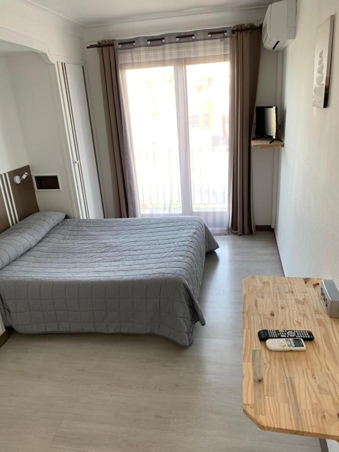 Hotel Le Canetois Екстер'єр фото