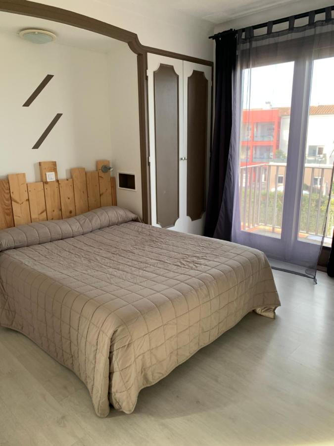 Hotel Le Canetois Екстер'єр фото